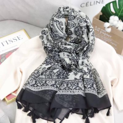 China Wholesale Floral Print Muslim Tassel Cashew Hijabs Scarf Feeling 2021 Smooth Soft Pattern Shawl Women Classic Elegant Tassel Scarf for sale