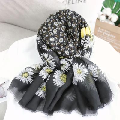 China Muslim Tassel Fashion Hijabs Feeling Daisy Printed Scarf Summer Thin Cotton Ins Shawl Soft Smooth Floral Viscous Tassel Warm Scarf for sale