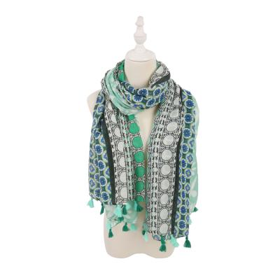 China Small Flower Pattern Tassel Shawl Designer Scarf Fashionable Warm Unique Round Shawl Squishy Shawl for sale