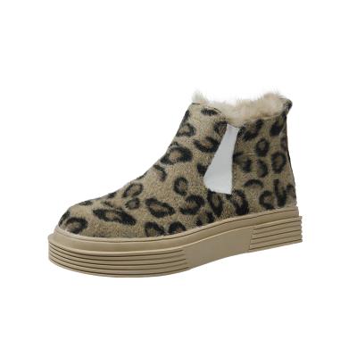 China Lightweight Fashionable Round Design Print And Leopard Striping Snow Boots, Comfortable Plush Insole For Woman for sale