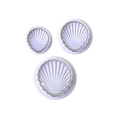 China Sustainable 3pcs Cute shell shape White plastic cookie cutter Easy to clean and demould diy bake cake for sale