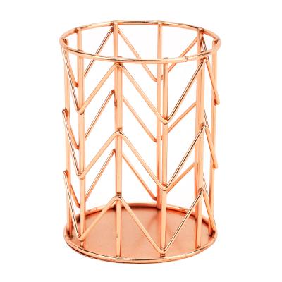 China Classic Office Desk Accessories Aim Style Electroplate Rose Gold Round Tabletop Metal Pen Holder Wire for sale