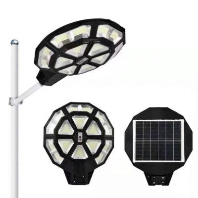 China Outdoor Solar Street Lights All In One Die Cast Aluminum Outdoor Solar Lights With Remote Control for sale