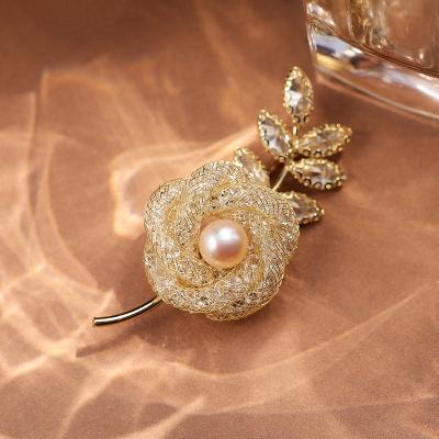 China QIANZUYIN Copper Luxury Botanical Hollow Zircon Wedding Crystal Brooches Pins Women Pearl Rose Flower Brooch for sale