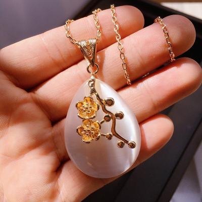 China FASHIONABLE QIANZUYIN Peach Drops Custom Necklace Jewelry High Quality Flower Opal Pendant Necklace for sale