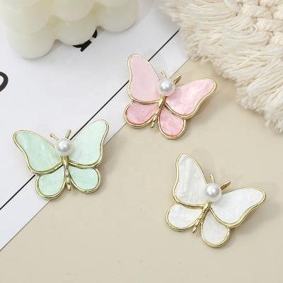 China XILIANGFEIZI ALLOY Korea Fashion Wholesale Colorful Alloy Pearl Cute Shell Butterfly Brooches Women High Quality for sale