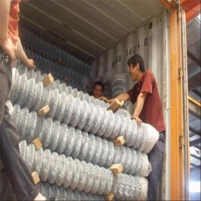 China Easily Assembled Factory Exported Galvanized Diamond Mesh Wire Chain Link Fence Roll for sale