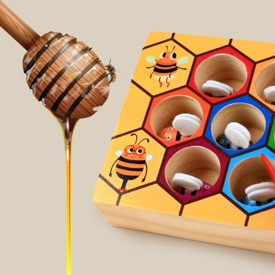 China DIY Sling Fun Picking Catching Wooden Toy Hive Board Games Montessori Board Game Bee Toy for sale