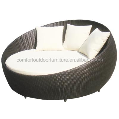 China All Weather Rattan Beach Pool Side Lounge Chair / Sun Lounger for sale