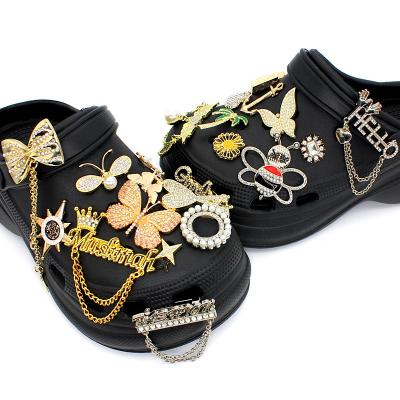 China 2021 Designer Shoe Buckle Latest Croc Metal Charm Croc Metal Chain Charms With Shoe Lace Charm for sale