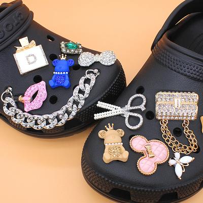 China Metal croc charms and designer bead chain croc charms popular shoe buckle design best selling style of young for sale