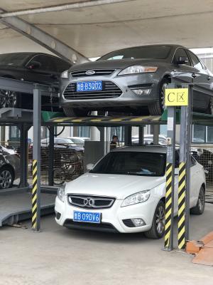 China Storage Design In Four Column Hydraulic Lift For Car And Household Storage for sale