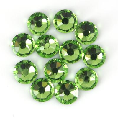 China Peridot 16 SS30 High Quality Flatback Cups SS10 SS16 SS 20 Peridot 16 Loosen Rhinestones for sale