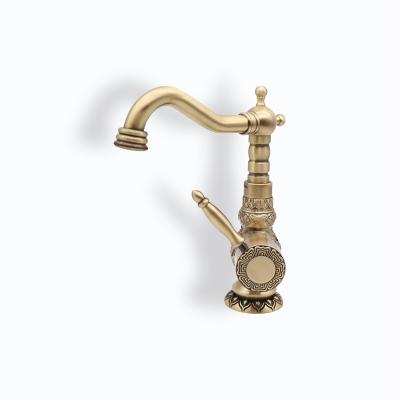 China Antique Design Chorme Plating One-Handle Faucet for Kitchen Countertop Installation for sale