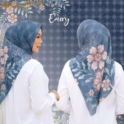 China Malaysia Women Hijab Polyester Scarf Women Sarung Malaysia Cotton Voile Print Hijab Scarves Women Hijab Scarf for sale