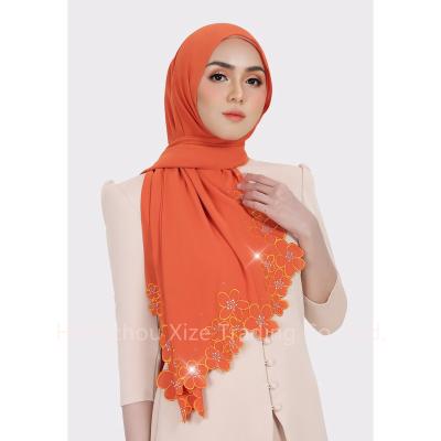 China Soft Touch Feeling New Design Tudung Scallop Sulam Sulam Shawl Embroidery Chiffon Shawl Malaysia Scarf Scallop Cut Malaysia Hijab for sale