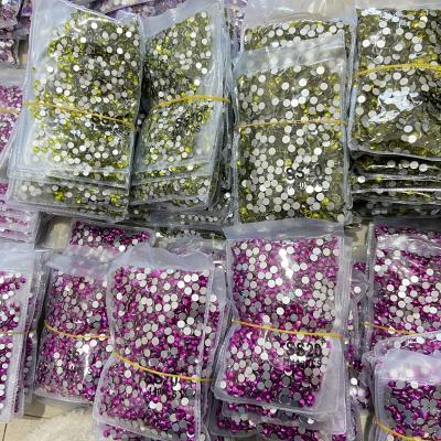 China XULIN Factory Wholesale SS3-SS34 92 Kinds Color Glass Crystal Ab Flat Back Non Hotfix Rhinestones For Wedding Dress Garment Acc for sale