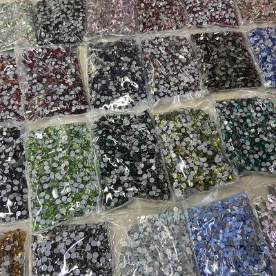 China Wholesale SS3-SS30 Diamond Stone Hot Fix Rhinestones Flatback XULIN Glass Rhinestones For Shoes Bags Decoration for sale