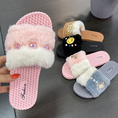 China Fashion Trend Customize Rubber Slippers For Women Indoor Soft Cotton Furry Slippers Wholesale Hairy Slippers Unique Slippers for sale