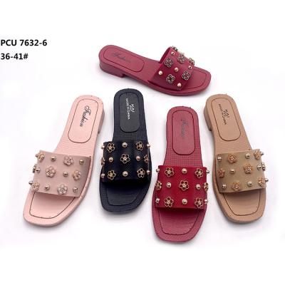 China CUSHIONING women's flat slippers 2021 slippers for women summer cheap indoor slippers wholesale shoes for sale