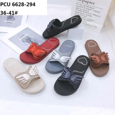 China CUSHIONING fashionable sandals slippers for women and ladies fashion flat slippers shoes wholesale for sale