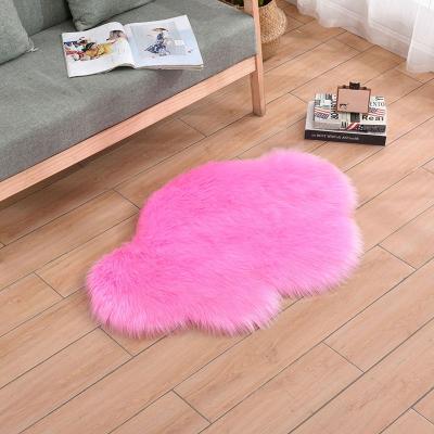 China Factory Direct Selling Modern Luxury Fashion Anti-slip Modern Home Textile Faux Fur Blankets And Carpets New Online for sale