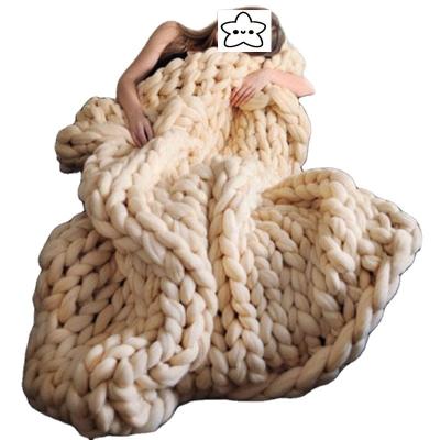 China Polyester Hand Knitted Bulky Soft Warm Winter Throw Blanket Like Chunky Thick Yarn Anti-Static Wool for sale