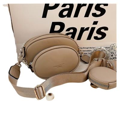 China Fashion Hot Sale Accept Customized Logo Polyester Women Fashion Cross Body Mini Chain Handbags for sale