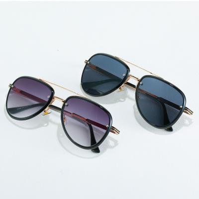 China Fashion Sunglasses in Vintage Outdoor Driving Sun Glasses Classic Shades Retro Sun Glasses for Women Men for sale