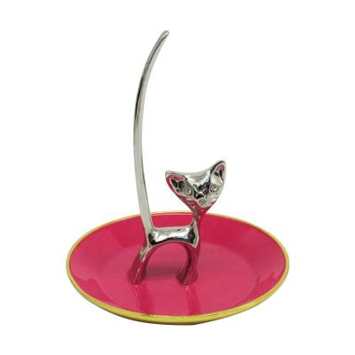 China Cat Animal Ring Holder With Plate Jewelry Stand , Decorative Animal Ring Holder for sale