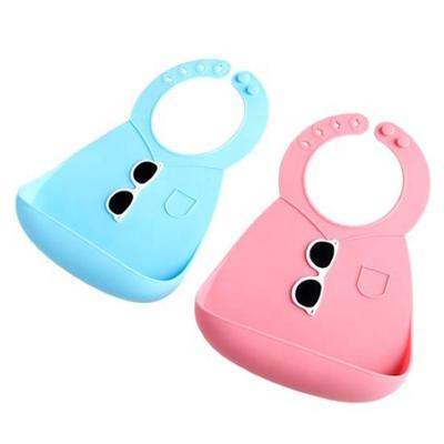 China 100% BPA Free Sale Food Grade Kids Bibs Silicone Easy Clean Soft Baby Feeding Bibs for sale