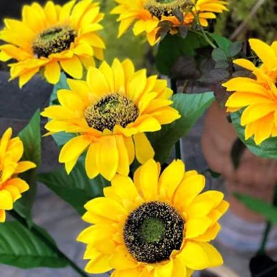 China Solar Powered Garden LED Light With 3 Waterproof Solar Decorative Sunflower Lights Outdoor Solar Garden Stake for sale