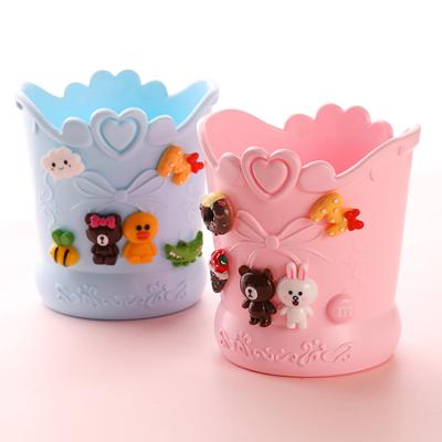 China Cartoon Style Pink Barrel Makeup Brush Storage Holder Soft Cosmetic Blue Plastic Holder Soft Cosmetic Display Holder for sale