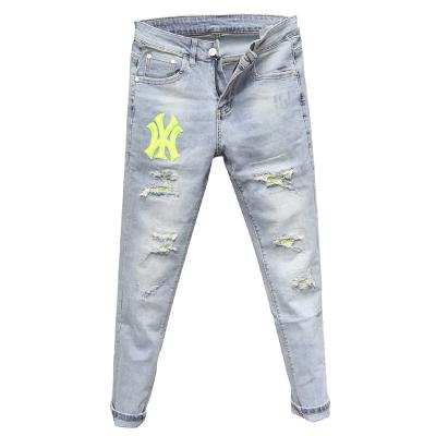 China 2020 New Arrival Hot Sale Fashion Men's Breathable Jeans Print Jean Shorts Men Ulzzang Summer Lightweight Pattern Length Zipper Fly Washed for sale