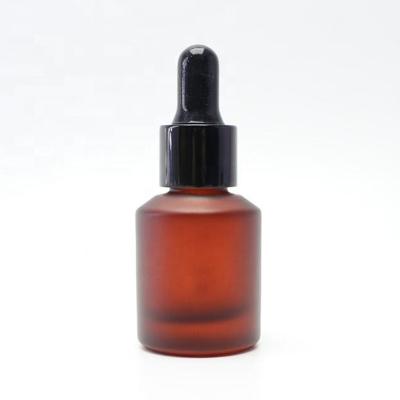 China Cosmetic Cosmetic Packaging 15ml 30ml Frosted Amber Glass Bottle With Black Dropper Cap Round-61S for sale