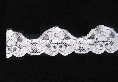 China Bridal Elegant Lace Fabric White For Dresses / Scalloped Guipure Lace Trim for sale