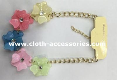 China Resin Crystal Handmade Beaded Necklaces 10 Inch With Five Flowers for sale