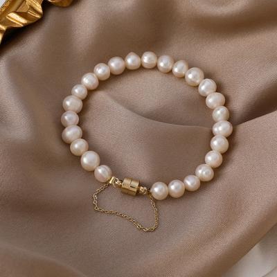 China Wind Romantic Round Freshwater Pearl Simple Cold Girl Student Bracelet Girlfriend Bead Magnet Beaded Bracelet for sale