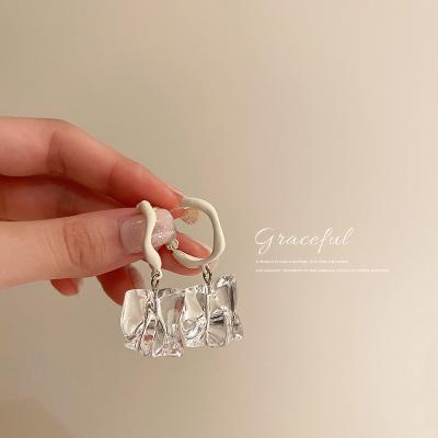 China 925 Female Central Statistical Institute Silver Korean Irregular Clear Acrylic Style Earrings Needle Niche Design Earrings Romantic Baroque Earrings for sale