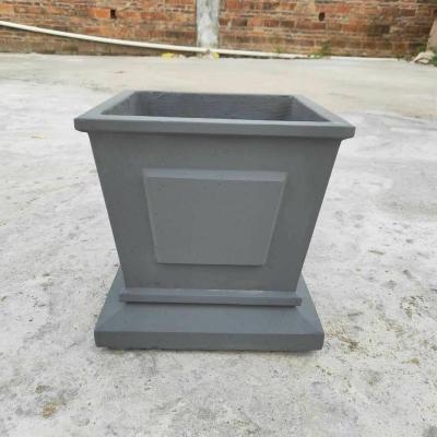 China Corrosion Resistance Terracotta European Classic Garden Planter Cubic Box for sale