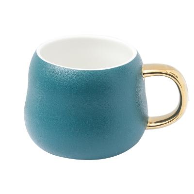 China Lelyi Viable Nordic Gold Ceramic Mug Office Creative Frosted Light Luxury Retro Mug for sale