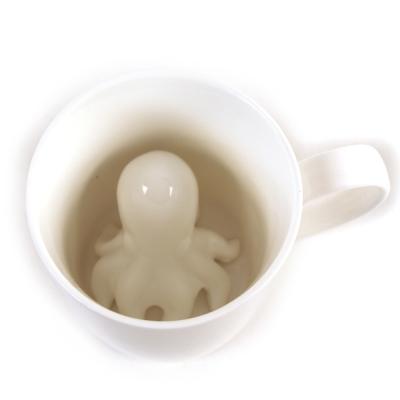 China Lelyi Factory Stocked Experienced Ceramic White Octopus Creature Mug for sale