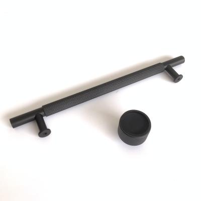 China Minimalist Aluminum Alloy Knurled Black Drawer Handle and Knob Black Wardrobe Handle and Cabinet Knob Black Handle and Knob for sale