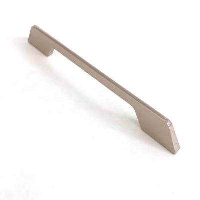 China Never Rust Champagne Gold Aluminum Alloy 160mm 224mm 320mm High Quality Kitchen Door Pull Handle for sale