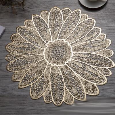 China Cavity PVC Woven Place Mat Viable Round Gold Vinyl Set Mats For Dining Table Mills Non-Slip Heat Insulation Kitchen Table Mats for sale