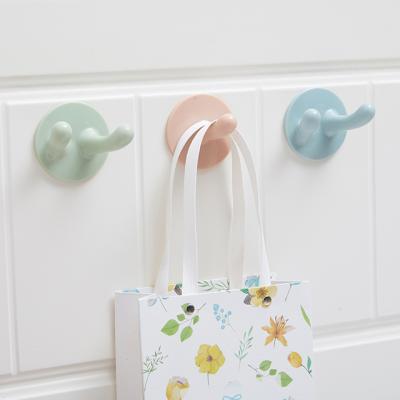 China Viable sale as 1set wall multi-functional colorful plastic self-adhesive hooks hangers for kid's room living room bedroom kitchen for sale