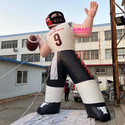 China PVC Tarpaulin / Oxford Cloth / Optio Fashion Design Attractive Giant Inflatable Sports Player for sale