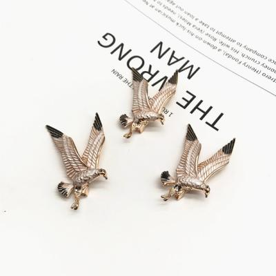 China Zinc alloy material pin manufacturer custom brouch men brooch for sale