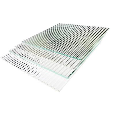 中国 8mm 10mm 12mm Ultra Clear/Clear Float Tempered Narrow Reeded Glass Decorative Building Glass Supplier 販売のため