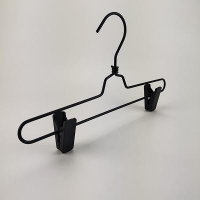 China Black Modern Rug Metallic Powder Coat Hanger With Clips for sale